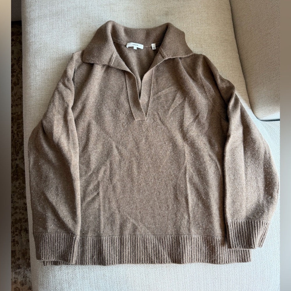 VINCE Women’s Wool Cashmere Open Neck Polo Sweater in Heather Chestnut - Picture 4 of 8